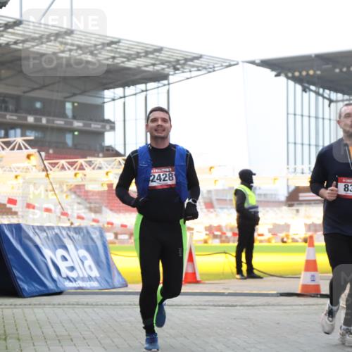 08.12.2024 - St. Pauli X-Mass-Run No. 14 H.Heesch http://msf.ph/oto/7493948 08.12.2024 09:58:50 Ziel 49, 802, 880, 1864, 2428, 2984, 3109, 49, 832, 1105, 1119, 1864, 2428 meine-sportfotos.de