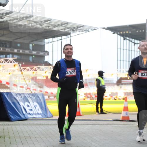 08.12.2024 - St. Pauli X-Mass-Run No. 14 H.Heesch http://msf.ph/oto/7493957 08.12.2024 09:58:50 Ziel 49, 802, 880, 1864, 2428, 2984, 3109, 49, 832, 1105, 1119, 1864, 2428 meine-sportfotos.de