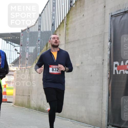 08.12.2024 - St. Pauli X-Mass-Run No. 14 H.Heesch http://msf.ph/oto/7494008 08.12.2024 09:58:51 Ziel 49, 802, 832, 880, 1864, 2428, 2984, 3109, 49, 832, 1105, 1119, 1864, 2428 meine-sportfotos.de