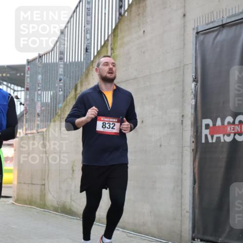 08.12.2024 - St. Pauli X-Mass-Run No. 14 H.Heesch http://msf.ph/oto/7494025 08.12.2024 09:58:51 Ziel 49, 802, 832, 880, 1864, 2428, 2984, 3109, 49, 832, 1105, 1119, 1864, 2428 meine-sportfotos.de