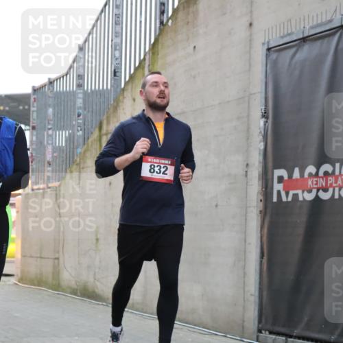 08.12.2024 - St. Pauli X-Mass-Run No. 14 H.Heesch http://msf.ph/oto/7494033 08.12.2024 09:58:51 Ziel 49, 802, 832, 880, 1864, 2428, 2984, 3109, 49, 832, 1105, 1119, 1864, 2428 meine-sportfotos.de