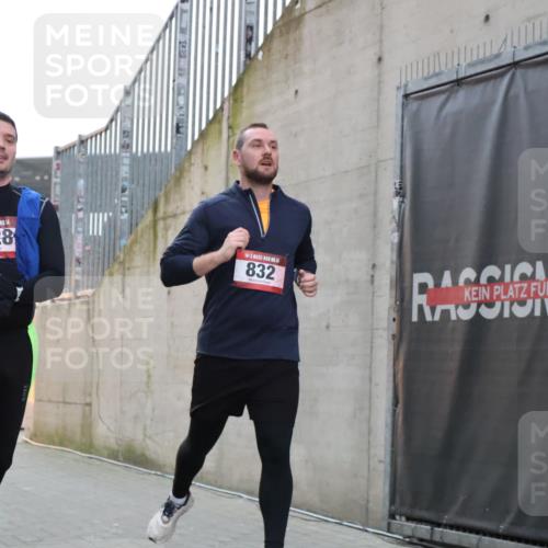 08.12.2024 - St. Pauli X-Mass-Run No. 14 H.Heesch http://msf.ph/oto/7494040 08.12.2024 09:58:51 Ziel 49, 802, 832, 880, 1864, 2428, 2984, 3109, 49, 832, 1105, 1119, 1864, 2428 meine-sportfotos.de