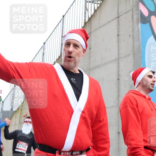 08.12.2024 - St. Pauli X-Mass-Run No. 14 H.Heesch http://msf.ph/oto/7494050 08.12.2024 10:07:03 Ziel 529, 621, 698, 795, 885, 890, 1424, 1786, 2003, 2751, 3257, 3259, 719, 795, 1786, 1940, 2003, 2751, 2755, 3083, 3337, 3343 meine-sportfotos.de