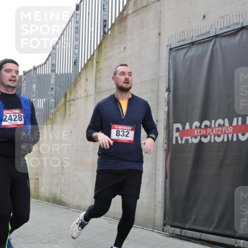 08.12.2024 - St. Pauli X-Mass-Run No. 14 H.Heesch http://msf.ph/oto/7494056 08.12.2024 09:58:51 Ziel 49, 802, 832, 880, 1864, 2428, 2984, 3109, 49, 832, 1105, 1119, 1864, 2428 meine-sportfotos.de