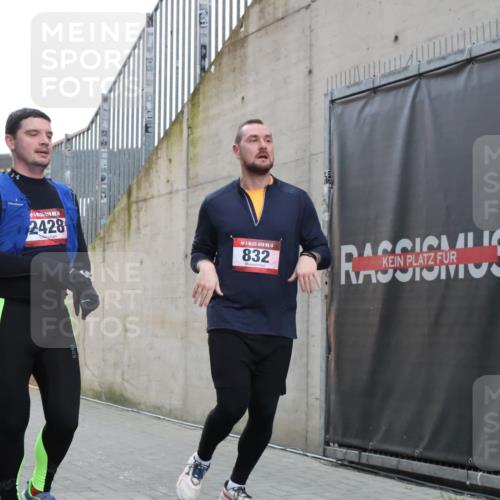 08.12.2024 - St. Pauli X-Mass-Run No. 14 H.Heesch http://msf.ph/oto/7494065 08.12.2024 09:58:51 Ziel 49, 802, 832, 880, 1864, 2428, 2984, 3109, 49, 832, 1105, 1119, 1864, 2428 meine-sportfotos.de