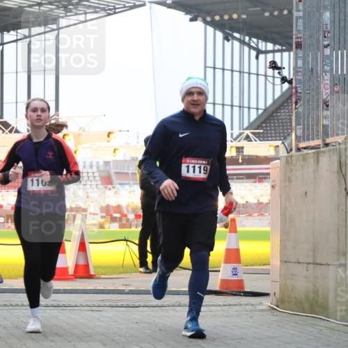 08.12.2024 - St. Pauli X-Mass-Run No. 14 H.Heesch http://msf.ph/oto/7494085 08.12.2024 09:58:56 Ziel 49, 802, 832, 1864, 2428, 2984, 3109, 111, 1105, 1119, 2722 meine-sportfotos.de