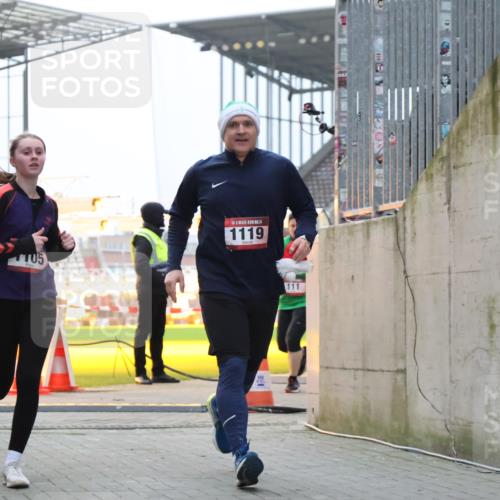 08.12.2024 - St. Pauli X-Mass-Run No. 14 H.Heesch http://msf.ph/oto/7494129 08.12.2024 09:58:56 Ziel 49, 802, 832, 1864, 2428, 2984, 3109, 111, 1105, 1119, 2722 meine-sportfotos.de