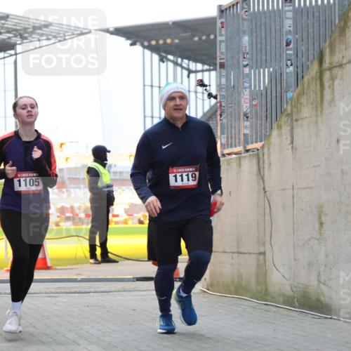 08.12.2024 - St. Pauli X-Mass-Run No. 14 H.Heesch http://msf.ph/oto/7494152 08.12.2024 09:58:56 Ziel 49, 802, 832, 1864, 2428, 2984, 3109, 111, 1105, 1119, 2722 meine-sportfotos.de