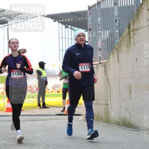 08.12.2024 - St. Pauli X-Mass-Run No. 14 H.Heesch http://msf.ph/oto/7494162 08.12.2024 09:58:56 Ziel 49, 802, 832, 1864, 2428, 2984, 3109, 111, 1105, 1119, 2722 meine-sportfotos.de