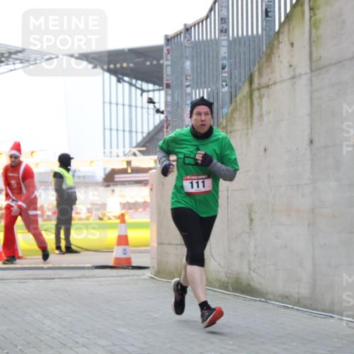 08.12.2024 - St. Pauli X-Mass-Run No. 14 H.Heesch http://msf.ph/oto/7494283 08.12.2024 09:58:59 Ziel 49, 832, 1105, 1119, 1864, 2428, 2984, 111, 488, 1105, 1119, 2722 meine-sportfotos.de