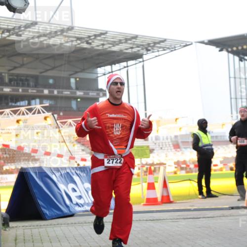 08.12.2024 - St. Pauli X-Mass-Run No. 14 H.Heesch http://msf.ph/oto/7494305 08.12.2024 09:59:02 Ziel 49, 111, 832, 1105, 1119, 1864, 2428, 111, 488, 989, 2722 meine-sportfotos.de