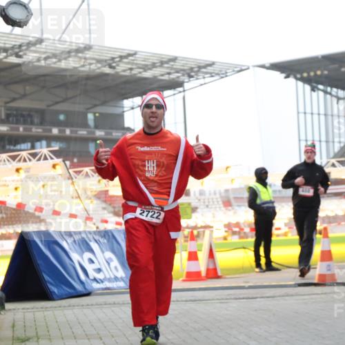 08.12.2024 - St. Pauli X-Mass-Run No. 14 H.Heesch http://msf.ph/oto/7494327 08.12.2024 09:59:02 Ziel 49, 111, 832, 1105, 1119, 1864, 2428, 111, 488, 989, 2722 meine-sportfotos.de