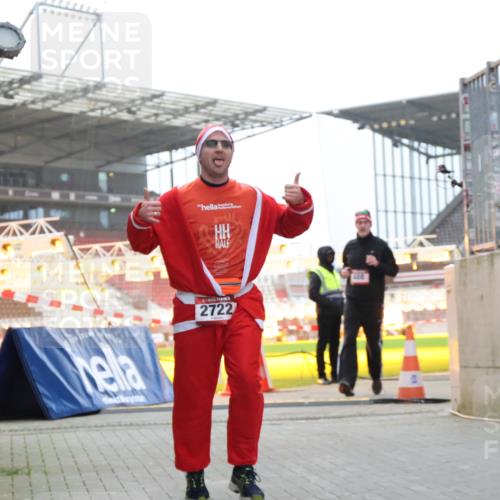 08.12.2024 - St. Pauli X-Mass-Run No. 14 H.Heesch http://msf.ph/oto/7494358 08.12.2024 09:59:03 Ziel 49, 111, 832, 1105, 1119, 1864, 2428, 2722, 488, 989, 2722 meine-sportfotos.de