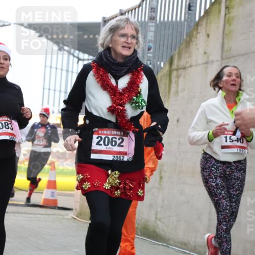 08.12.2024 - St. Pauli X-Mass-Run No. 14 H.Heesch http://msf.ph/oto/7494386 08.12.2024 10:07:12 Ziel 621, 698, 719, 795, 890, 1424, 1786, 1940, 2003, 2751, 2755, 3083, 3337, 3343, 151, 1940, 2062, 2212, 2346, 3083, 3343 meine-sportfotos.de