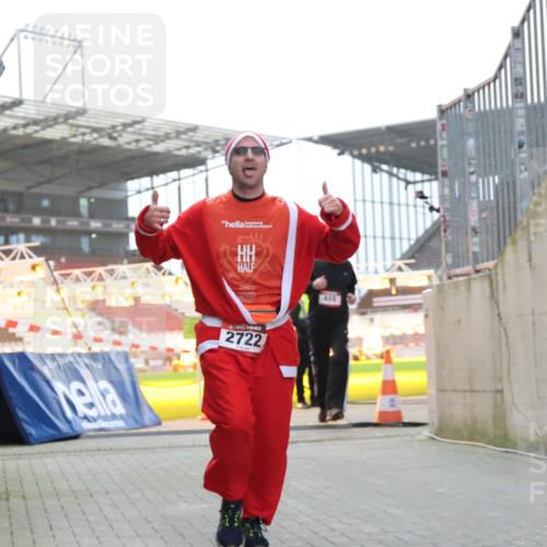08.12.2024 - St. Pauli X-Mass-Run No. 14 H.Heesch http://msf.ph/oto/7494393 08.12.2024 09:59:03 Ziel 49, 111, 832, 1105, 1119, 1864, 2428, 2722, 488, 989, 2722 meine-sportfotos.de