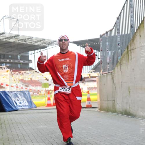 08.12.2024 - St. Pauli X-Mass-Run No. 14 H.Heesch http://msf.ph/oto/7494416 08.12.2024 09:59:03 Ziel 49, 111, 832, 1105, 1119, 1864, 2428, 2722, 488, 989, 2722 meine-sportfotos.de