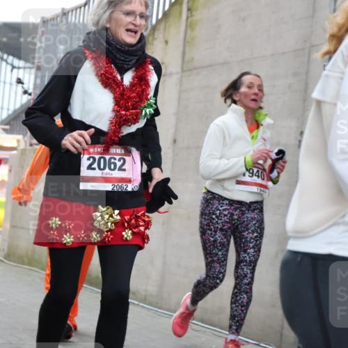 08.12.2024 - St. Pauli X-Mass-Run No. 14 H.Heesch http://msf.ph/oto/7494429 08.12.2024 10:07:12 Ziel 621, 698, 719, 795, 890, 1424, 1786, 1940, 2003, 2751, 2755, 3083, 3337, 3343, 151, 1940, 2062, 2212, 2346, 3083, 3343 meine-sportfotos.de