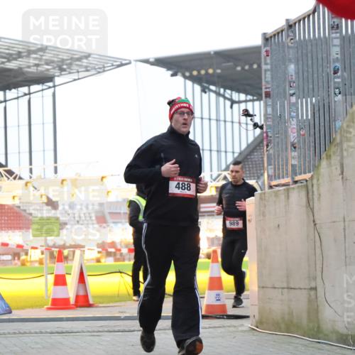 08.12.2024 - St. Pauli X-Mass-Run No. 14 H.Heesch http://msf.ph/oto/7494431 08.12.2024 09:59:04 Ziel 111, 832, 1105, 1119, 2428, 2722, 488, 989, 2722 meine-sportfotos.de