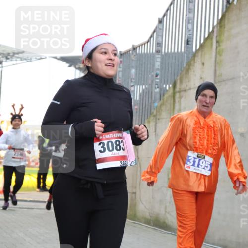 08.12.2024 - St. Pauli X-Mass-Run No. 14 H.Heesch http://msf.ph/oto/7494466 08.12.2024 10:07:13 Ziel 621, 698, 719, 795, 1424, 1786, 1940, 2003, 2062, 2751, 2755, 3083, 3337, 3343, 151, 1940, 2062, 2212, 2346, 3083, 3343 meine-sportfotos.de