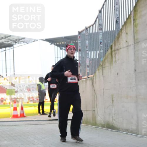 08.12.2024 - St. Pauli X-Mass-Run No. 14 H.Heesch http://msf.ph/oto/7494482 08.12.2024 09:59:05 Ziel 111, 832, 1105, 1119, 2722, 488, 989, 2722 meine-sportfotos.de