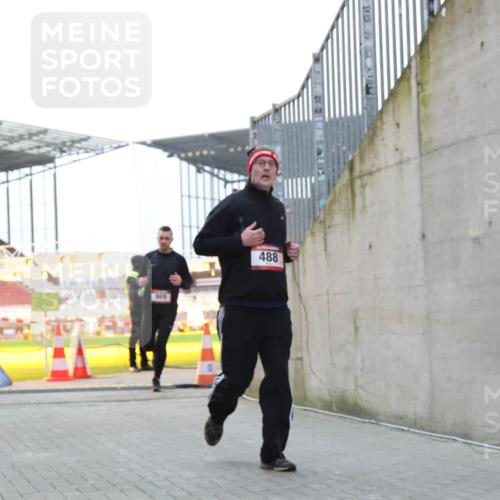 08.12.2024 - St. Pauli X-Mass-Run No. 14 H.Heesch http://msf.ph/oto/7494498 08.12.2024 09:59:05 Ziel 111, 832, 1105, 1119, 2722, 488, 989, 2722 meine-sportfotos.de