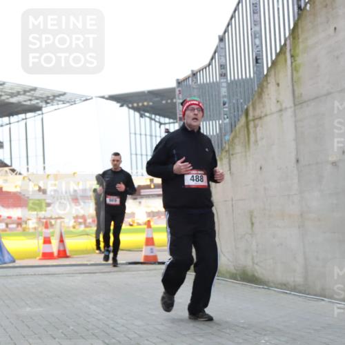 08.12.2024 - St. Pauli X-Mass-Run No. 14 H.Heesch http://msf.ph/oto/7494504 08.12.2024 09:59:05 Ziel 111, 832, 1105, 1119, 2722, 488, 989, 2722 meine-sportfotos.de