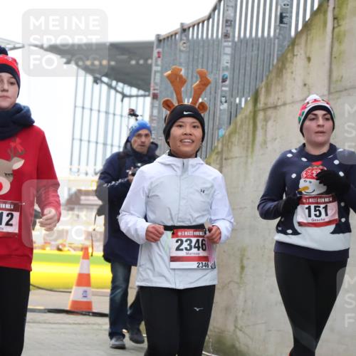 08.12.2024 - St. Pauli X-Mass-Run No. 14 H.Heesch http://msf.ph/oto/7494539 08.12.2024 10:07:15 Ziel 719, 795, 1786, 1940, 2003, 2062, 2346, 2751, 2755, 3083, 3337, 3343, 151, 2062, 2212, 2346, 2843, 2888 meine-sportfotos.de