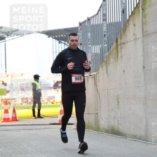 08.12.2024 - St. Pauli X-Mass-Run No. 14 H.Heesch http://msf.ph/oto/7494566 08.12.2024 09:59:07 Ziel 111, 488, 1105, 1119, 2722, 488, 989 meine-sportfotos.de