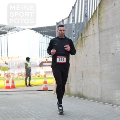 08.12.2024 - St. Pauli X-Mass-Run No. 14 H.Heesch http://msf.ph/oto/7494592 08.12.2024 09:59:08 Ziel 111, 488, 989, 1105, 1119, 2722, 488, 989 meine-sportfotos.de