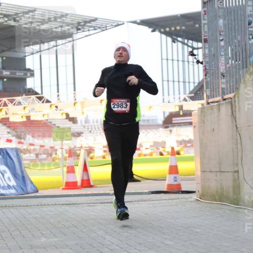 08.12.2024 - St. Pauli X-Mass-Run No. 14 H.Heesch http://msf.ph/oto/7494607 08.12.2024 09:59:20 Ziel 488, 989, 738, 1534, 2983 meine-sportfotos.de