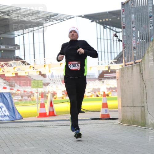 08.12.2024 - St. Pauli X-Mass-Run No. 14 H.Heesch http://msf.ph/oto/7494613 08.12.2024 09:59:20 Ziel 488, 989, 738, 1534, 2983 meine-sportfotos.de