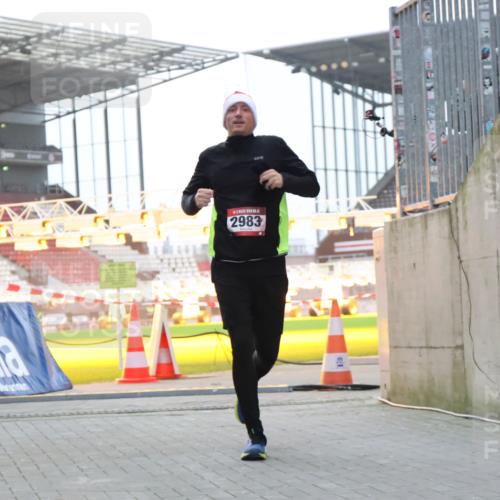 08.12.2024 - St. Pauli X-Mass-Run No. 14 H.Heesch http://msf.ph/oto/7494619 08.12.2024 09:59:20 Ziel 488, 989, 738, 1534, 2983 meine-sportfotos.de