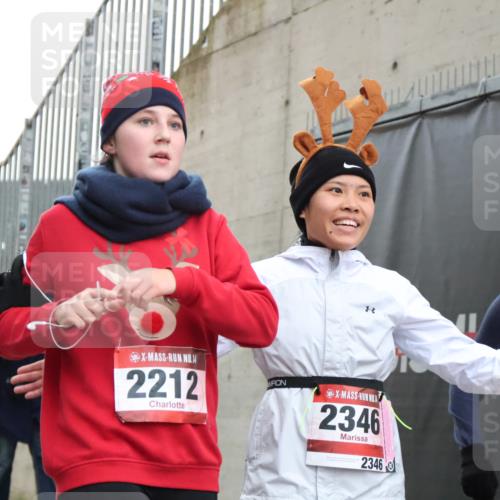 08.12.2024 - St. Pauli X-Mass-Run No. 14 H.Heesch http://msf.ph/oto/7494630 08.12.2024 10:07:17 Ziel 151, 719, 1940, 2003, 2062, 2212, 2346, 2755, 3083, 3337, 3343, 129, 151, 2208, 2212, 2346, 2843, 2861, 2888 meine-sportfotos.de