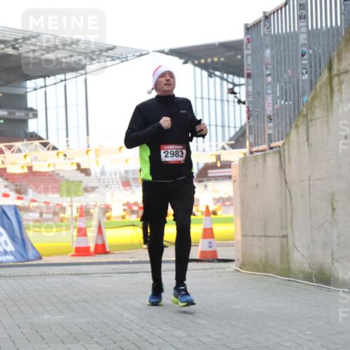 08.12.2024 - St. Pauli X-Mass-Run No. 14 H.Heesch http://msf.ph/oto/7494637 08.12.2024 09:59:20 Ziel 488, 989, 738, 1534, 2983 meine-sportfotos.de