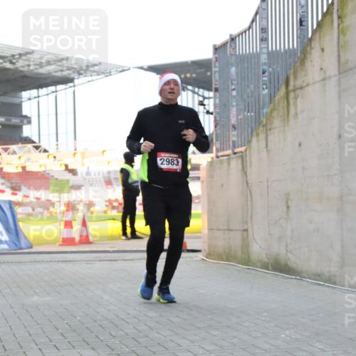 08.12.2024 - St. Pauli X-Mass-Run No. 14 H.Heesch http://msf.ph/oto/7494660 08.12.2024 09:59:21 Ziel 989, 2983, 738, 1534, 2983 meine-sportfotos.de