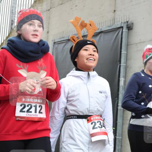 08.12.2024 - St. Pauli X-Mass-Run No. 14 H.Heesch http://msf.ph/oto/7494665 08.12.2024 10:07:17 Ziel 151, 719, 1940, 2003, 2062, 2212, 2346, 2755, 3083, 3337, 3343, 129, 151, 2208, 2212, 2346, 2843, 2861, 2888 meine-sportfotos.de