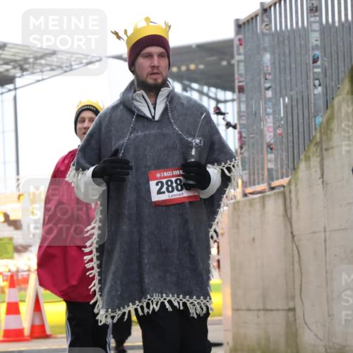 08.12.2024 - St. Pauli X-Mass-Run No. 14 H.Heesch http://msf.ph/oto/7494697 08.12.2024 10:07:20 Ziel 151, 719, 1940, 2062, 2212, 2346, 3083, 3337, 3343, 129, 165, 2099, 2208, 2843, 2861, 2888, 3338, 3342 meine-sportfotos.de