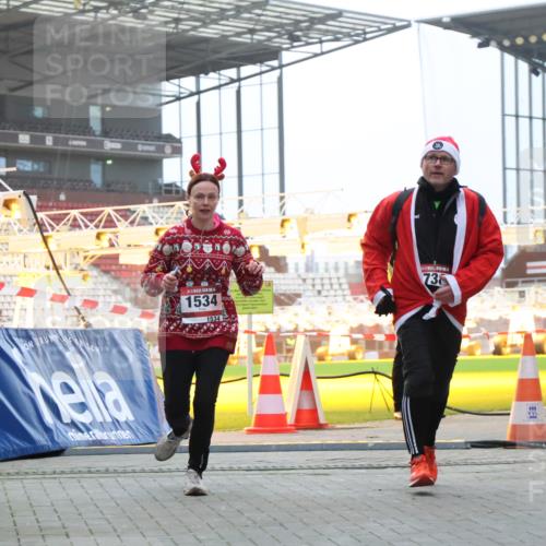 08.12.2024 - St. Pauli X-Mass-Run No. 14 H.Heesch http://msf.ph/oto/7494704 08.12.2024 09:59:25 Ziel 2983, 738, 1534, 1874, 3293 meine-sportfotos.de