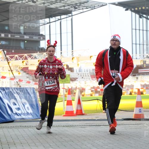 08.12.2024 - St. Pauli X-Mass-Run No. 14 H.Heesch http://msf.ph/oto/7494713 08.12.2024 09:59:25 Ziel 2983, 738, 1534, 1874, 3293 meine-sportfotos.de