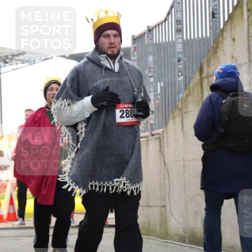 08.12.2024 - St. Pauli X-Mass-Run No. 14 H.Heesch http://msf.ph/oto/7494721 08.12.2024 10:07:20 Ziel 151, 719, 1940, 2062, 2212, 2346, 3083, 3337, 3343, 129, 165, 2099, 2208, 2843, 2861, 2888, 3338, 3342 meine-sportfotos.de