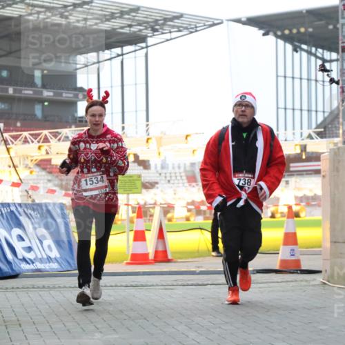 08.12.2024 - St. Pauli X-Mass-Run No. 14 H.Heesch http://msf.ph/oto/7494725 08.12.2024 09:59:25 Ziel 2983, 738, 1534, 1874, 3293 meine-sportfotos.de