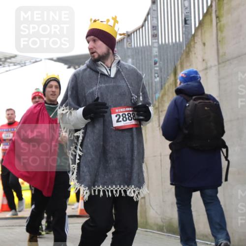 08.12.2024 - St. Pauli X-Mass-Run No. 14 H.Heesch http://msf.ph/oto/7494728 08.12.2024 10:07:20 Ziel 151, 719, 1940, 2062, 2212, 2346, 3083, 3337, 3343, 129, 165, 2099, 2208, 2843, 2861, 2888, 3338, 3342 meine-sportfotos.de