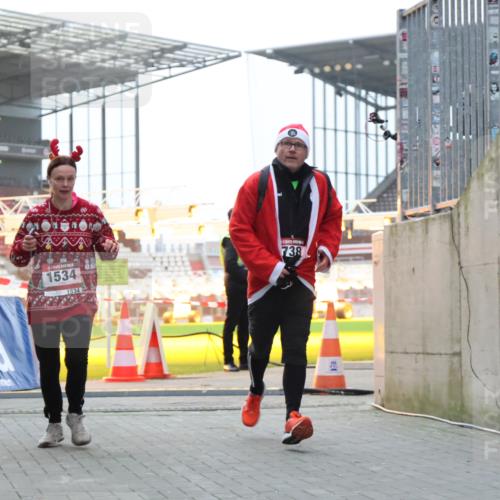 08.12.2024 - St. Pauli X-Mass-Run No. 14 H.Heesch http://msf.ph/oto/7494746 08.12.2024 09:59:25 Ziel 2983, 738, 1534, 1874, 3293 meine-sportfotos.de