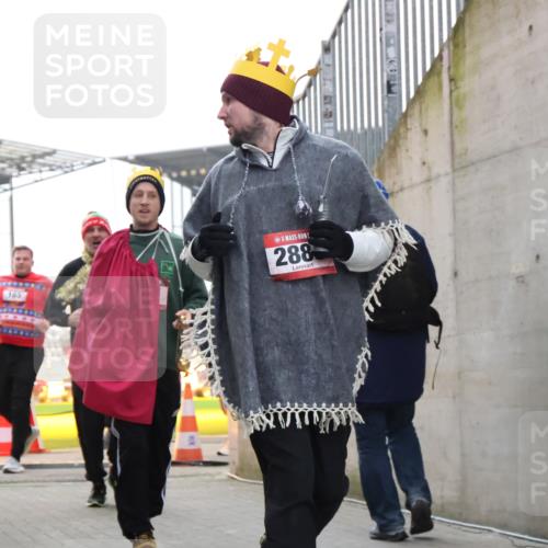 08.12.2024 - St. Pauli X-Mass-Run No. 14 H.Heesch http://msf.ph/oto/7494756 08.12.2024 10:07:21 Ziel 151, 719, 1940, 2062, 2212, 2346, 3083, 3337, 3343, 129, 165, 1007, 1720, 2099, 2208, 2843, 2861, 2888, 3338, 3342 meine-sportfotos.de
