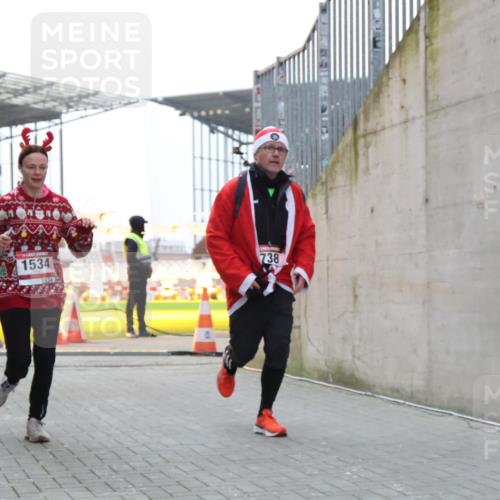 08.12.2024 - St. Pauli X-Mass-Run No. 14 H.Heesch http://msf.ph/oto/7494781 08.12.2024 09:59:26 Ziel 738, 1534, 2983, 738, 1202, 1534, 1802, 1874, 3293 meine-sportfotos.de