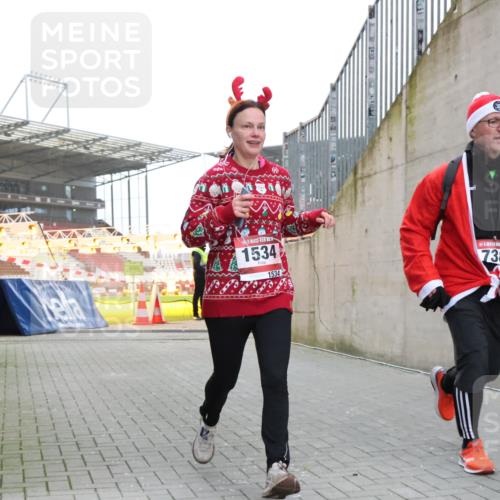 08.12.2024 - St. Pauli X-Mass-Run No. 14 H.Heesch http://msf.ph/oto/7494803 08.12.2024 09:59:27 Ziel 738, 1534, 2983, 738, 1202, 1534, 1802, 1874, 3293 meine-sportfotos.de