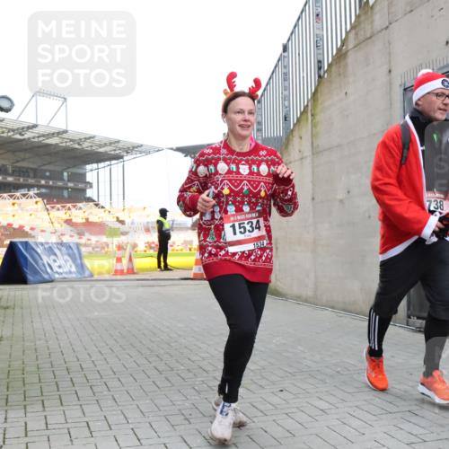 08.12.2024 - St. Pauli X-Mass-Run No. 14 H.Heesch http://msf.ph/oto/7494823 08.12.2024 09:59:27 Ziel 738, 1534, 2983, 738, 1202, 1534, 1802, 1874, 3293 meine-sportfotos.de