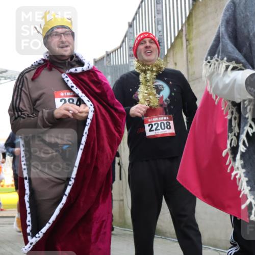 08.12.2024 - St. Pauli X-Mass-Run No. 14 H.Heesch http://msf.ph/oto/7494881 08.12.2024 10:07:23 Ziel 151, 1940, 2062, 2212, 2346, 2843, 2888, 3083, 3343, 129, 165, 1007, 1720, 2099, 2208, 2843, 2861, 2888, 3338, 3342 meine-sportfotos.de