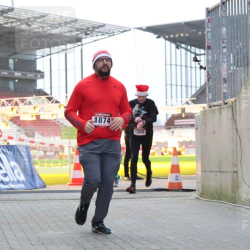 08.12.2024 - St. Pauli X-Mass-Run No. 14 H.Heesch http://msf.ph/oto/7494907 08.12.2024 09:59:31 Ziel 738, 1534, 1874, 2983, 3293, 1202, 1802, 1874, 3293 meine-sportfotos.de