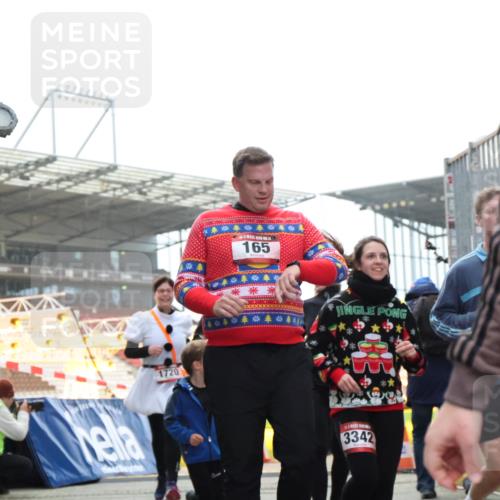 08.12.2024 - St. Pauli X-Mass-Run No. 14 H.Heesch http://msf.ph/oto/7494913 08.12.2024 10:07:25 Ziel 129, 151, 1940, 2062, 2208, 2212, 2346, 2843, 2861, 2888, 3083, 3343, 129, 165, 1007, 1426, 1720, 2099, 2208, 2843, 2861, 2888, 3153, 3338, 3342 meine-sportfotos.de